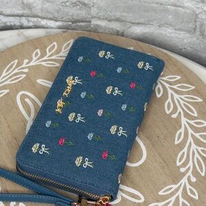 Betsey Johnson Denim, Flower embroidered pattern,Wristlet/Wallet,Gold logo EUC